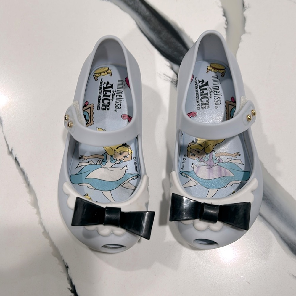 Mini Melissa size 7